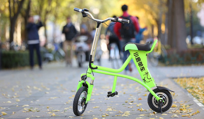 小鹿公众出行 电动车共享新选择，每公里仅需5毛钱